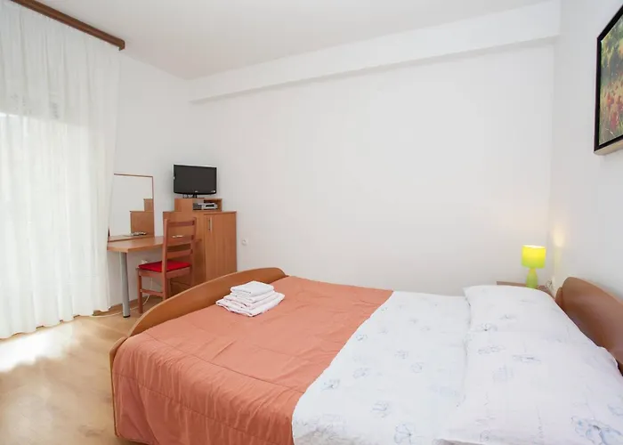 & Dekanic 3* Baška