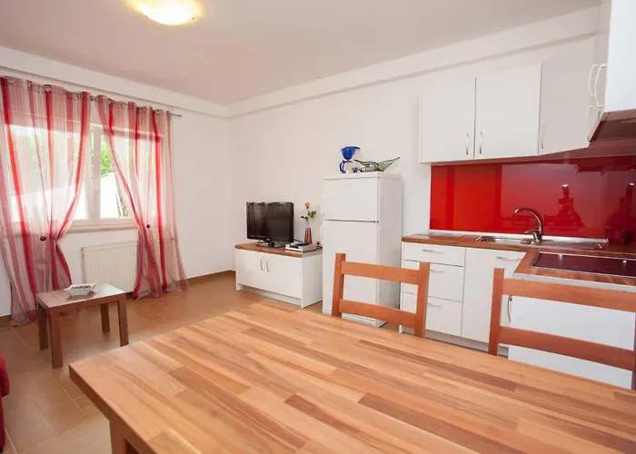& Dekanic 3* Baška