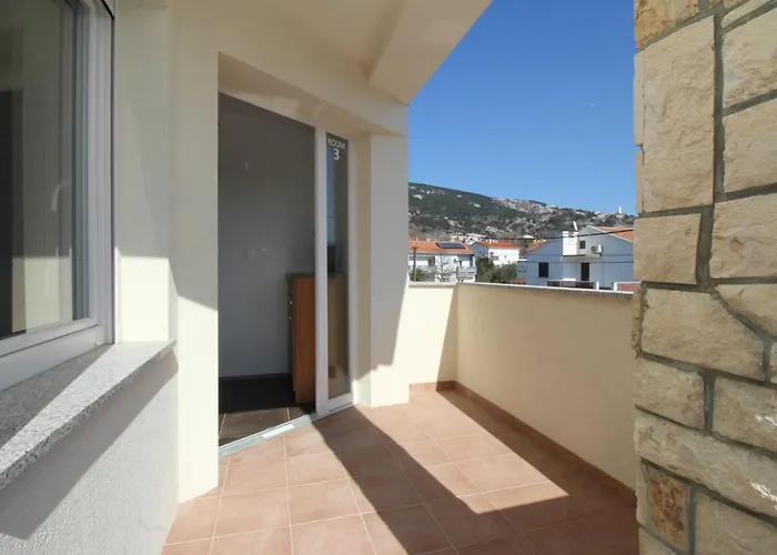 & Dekanic Πανσιόν 3*