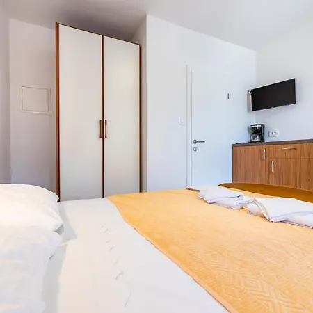 & Dekanic Pensionat 3*