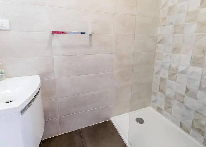 & Dekanic 3* Baška