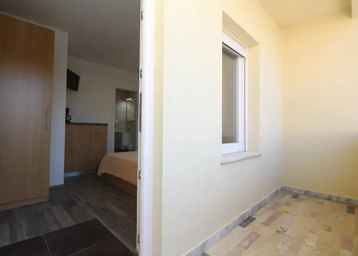 Penzion & Dekanic Baška