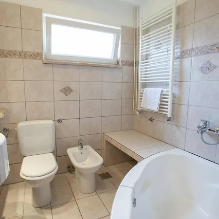 Apartments&rooms Dekanic Baška