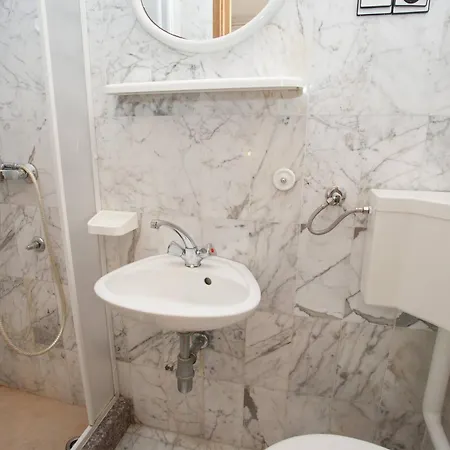 Apartments&rooms Dekanic Gasthuis 3*