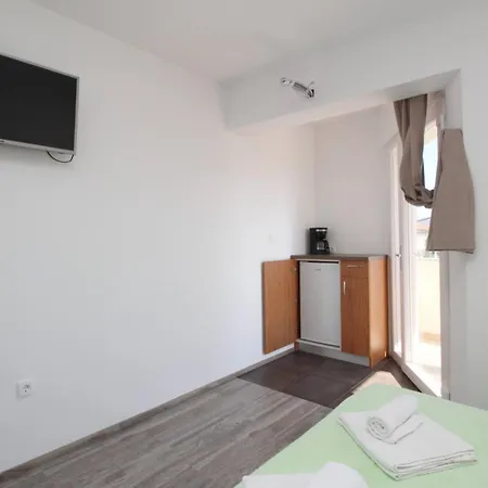 Apartments&rooms Dekanic 3*