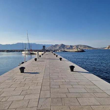 Apartments&rooms Dekanic Baška