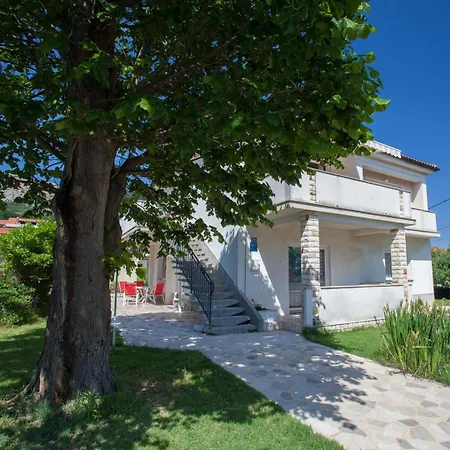 Apartments&rooms Dekanic Gasthuis 3*