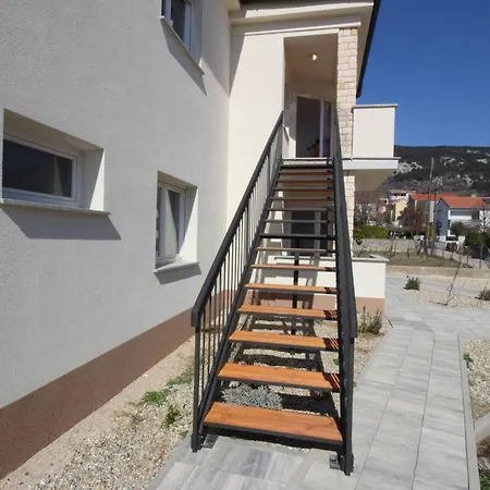 Gasthuis Apartments&rooms Dekanic 3*